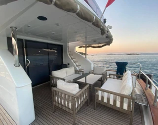 Bodrum Torba'da Masmavi Sularda, 28 Metre, Lüks Motoryat - 4