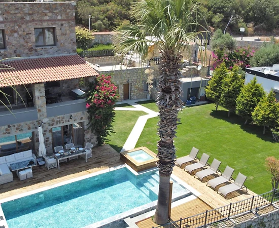 Bodrum Torba'da Denize Yakın, Özel Havuzlu, Konforlu Villa - 1