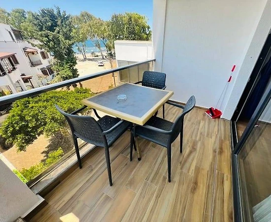 Bodrum Bahçelievler'de Sakin Konumda, Enfes Deniz Manzaralı, 1+1 Suit - 1