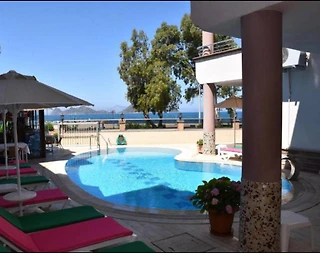 Muğla Bodrum'da Denize Sıfır, Ortak Havuzlu, 1+0 Suit - 3