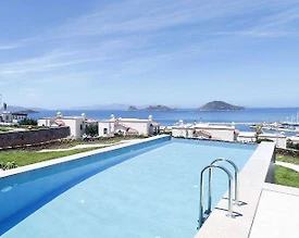 Bodrum Turgutreis'te Geniş Bahçeli, Özel Havuzlu, Merkezi Villa  - 2