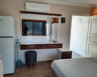 Muğla Bodrum'da Denize Sıfır, Ortak Havuzlu, Modern Ev - 4