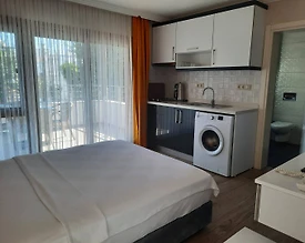 Muğla Bodrum'da Denize Sıfır, Ortak Havuzlu, Modern Ev - 3