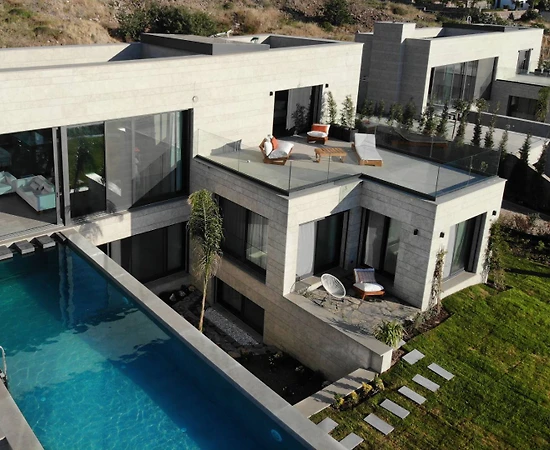Bodrum Turgutreis'te Nefes Kesen Manzaralı, Özel Havuzlu, Lüks Villa - 1