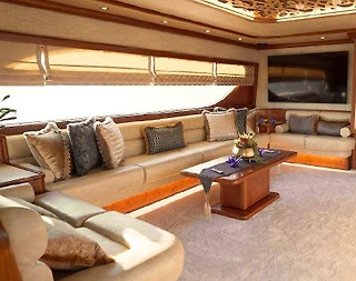 Bodrum Türkbükü'nde 7 Kişi Kapasiteli, 30 Metre, Konforlu Motoryat - 5