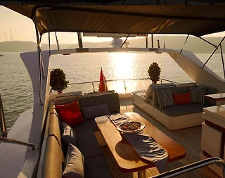 Bodrum Türkbükü'nde 7 Kişi Kapasiteli, 30 Metre, Konforlu Motoryat - 2