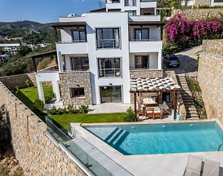 Bodrum Umurca'da Merkezi Konumda, Özel Havuzlu, 7 Kişilik Villa - 1