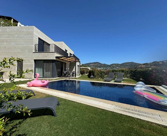 Bodrum Yalıkavak'ta Modern Tasarımlı, Özel Havuzlu, Kiralık Villa - 1