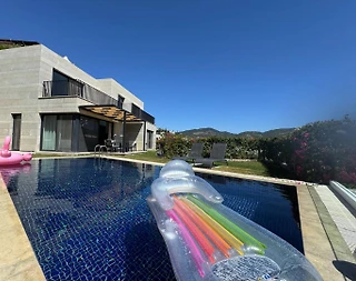 Bodrum Yalıkavak'ta Modern Tasarımlı, Özel Havuzlu, Şık Villa - 2