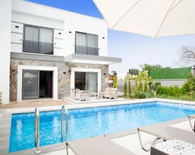 Bodrum Yalıkavak'ta Doğa ile İç İçe, Özel Havuzlu, Konforlu İkiz Villa - 3