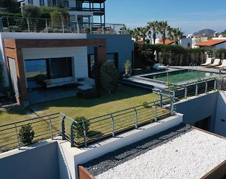 Bodrum Yalıkavak'ta Denize Sıfır, Özel Havuzlu, 9 Kişilik Villa - 2