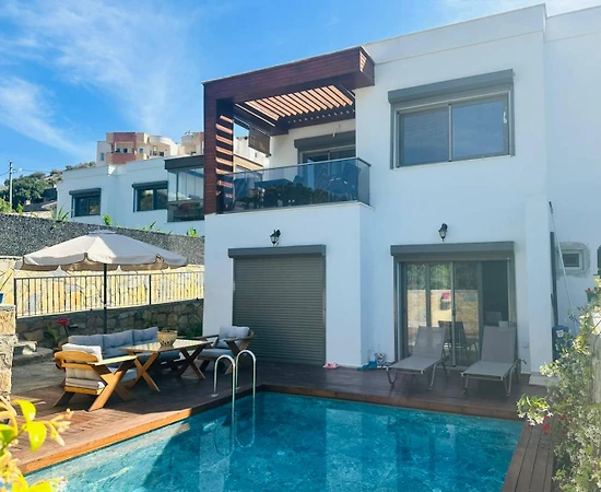 Bodrum Yalıkavak'ta Denize Yakın, Özel Havuzlu, 4+1 Villa - 1