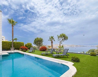 Bodrum Yalıkavak'ta Göz Alıcı Deniz Manzaralı, Özel Havuzlu, Şık Villa - 1
