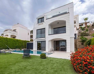 Bodrum Yalıkavak'ta Göz Alıcı Deniz Manzaralı, Özel Havuzlu, Şık Villa - 3