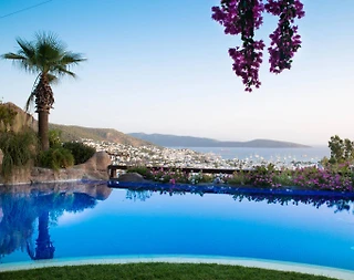 Bodrum Yokuşbaşı'nda Merkezi Konumda, Özel Havuzlu, Ferah Villa - 1