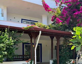 Muğla Bodrum'da Denize Yakın Mesafede, Bahçeli, Konforlu 1+1 Suit - 1