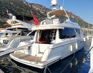 Bodrum'da Lüks Tasarıma Sahip, Geniş Kapasiteli Kiralık Motoryat - 1