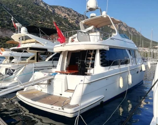 Bodrum'da Lüks Tasarıma Sahip, Geniş Kapasiteli Kiralık Motoryat - 1