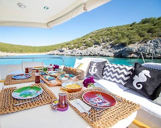 Bodrum'da Mavinin Her Tonunu Hissedeceğiniz, Lüks Motoryat - 4