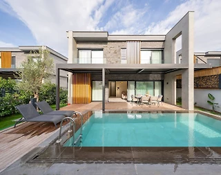 Muğla Bodrum'da Geniş Bahçeli, Özel Havuzlu, Lüks Villa  - 2