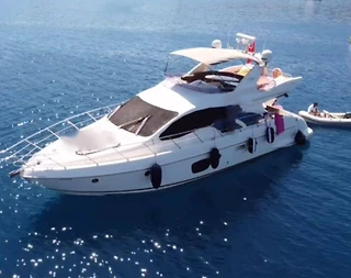 Bodrum'un Eşsiz Güzellikteki Denizinde, 6 Kişilik Kiralık Motoryat - 4