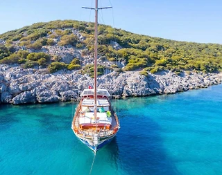 Bodrum'un Eşsiz Maviliklerinde, 22 Metre, 6 Kabinli, Kiralık Gulet - 3