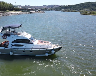 İstanbul Eyüp'te Enfes Mavi Sularda, 4 Kişilik, Modern Motoryat - 4