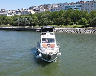 İstanbul Eyüp'te Enfes Mavi Sularda, 4 Kişilik, Modern Motoryat - 3