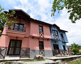 Bolu Abant'ta Çekirdek Ailelere Uygun, Kahvaltı Dahil, Şık Villa - 1