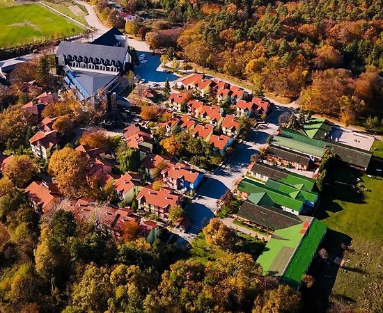 Bolu Abant'ta Sakin Konumda, Kapalı Ortak Havuzlu, Tatil Villası - 1