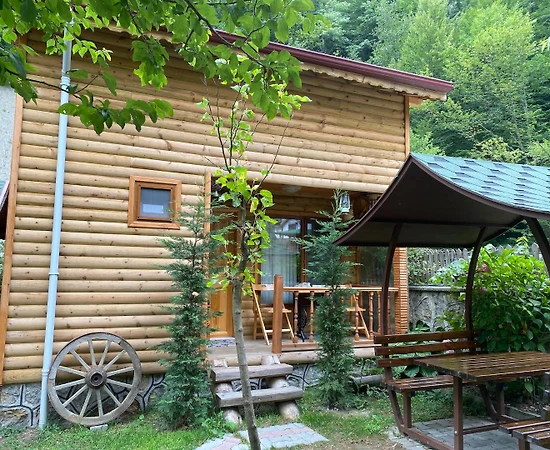 Bolu Abant'ta Tesis İçerisinde, Kahvaltı Dahil, Dubleks Bungalov - 1