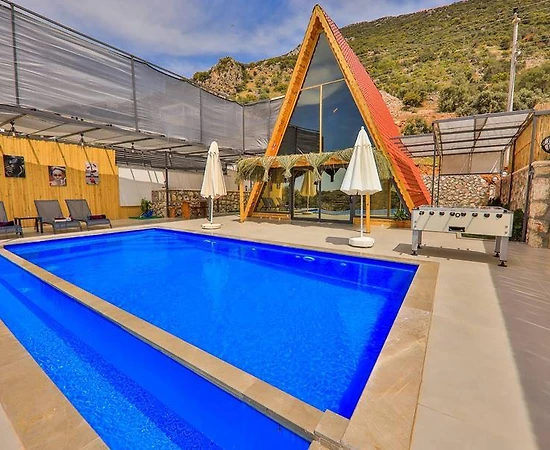 Kaş Bezirgan'da Sakin Konumda, Özel Havuzlu, Kiralık Bungalov - 1