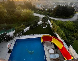 Bursa Gemlik'te Göz Alıcı Manzaralı, Özel Havuzlu, Olanaklı Villa - 2