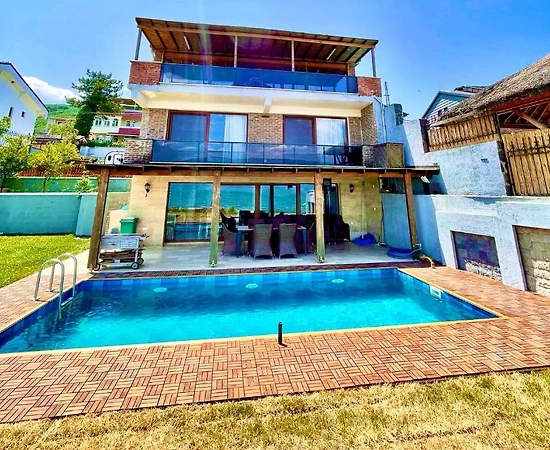 Bursa İznik'te Göle Sıfır, Özel Havuzlu, 3+1 Lüks Villa - 1