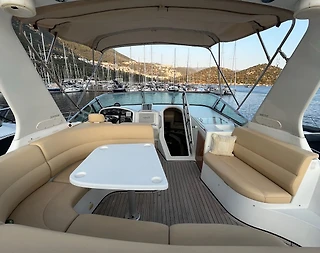 Bodrum'da Lüks Tasarıma Sahip, Geniş Kapasiteli Kiralık Motoryat - 4