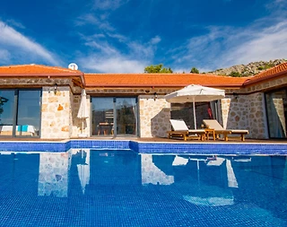 Kaş İslamlar'da Doğa İle İç İçe, Sonsuzluk Havuzlu, Kiralık Villa - 2