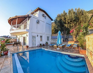 Kaş Bezirgan'da Merkeze Yakın, Özel Havuzlu, Konforlu Villa - 1