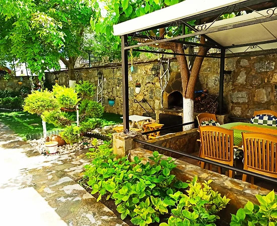 Aydın Kuşadası'nda Huzurlu ve Sakin Ortam Arayanlara, Bahçe Katı - 1