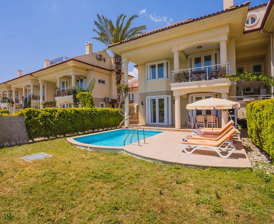 Fethiye'de Denize Sıfır, Tesis İçerisinde, Özel Havuzlu, Modern Villa - 1