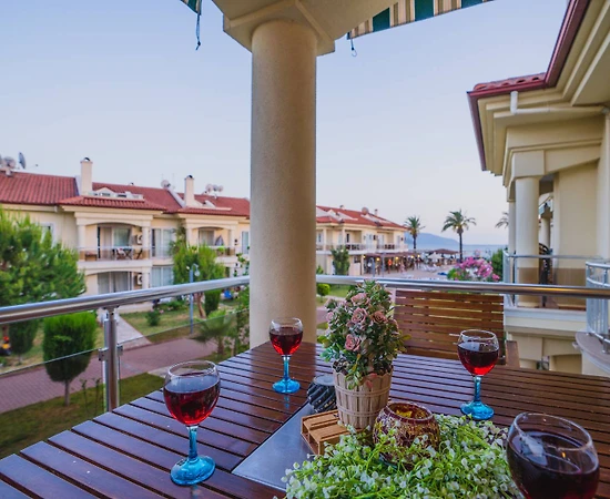 Fethiye'de Çalış Plajına Sıfır, Özel Plajlı, Ortak Havuzlu Daire - 1