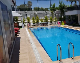 Antalya Konyaaltı'nda Plaja 150 Metre Mesafede, Bahçeli, Dubleks Suit - 1