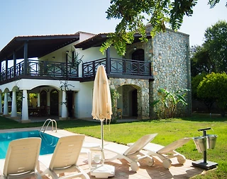 Bodrum Bitez'de Geniş Bahçeli, Özel Havuzlu, Plaja Yakın Villa - 2