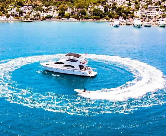 Bodrum Türkbükü Çıkışlı, Muhteşem Denizde, 4 Kişi Kapasiteli Motoryat - 1