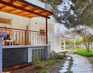 İzmir Çeşme'de Denize Yakın Konumda, Müstakil Bahçeli, 2 Katlı Villa - 3