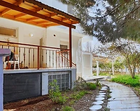 İzmir Çeşme'de Denize Yakın Konumda, Müstakil Bahçeli, 2 Katlı Villa - 3