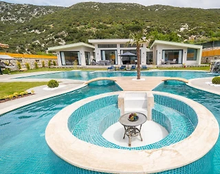 Kaş Sarıbelen'de Çocuk Oyun Alanlı, Geniş Havuzlu, Kiralık Villa - 5