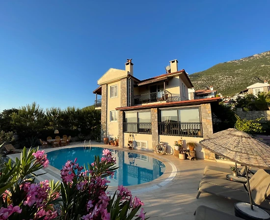 Fethiye Ölüdeniz'de Doğa Manzaralı, Özel Havuzlu, Lüks Villa - 1