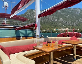 Göcek'te Eşsiz Derinliklerde, Kalabalık Gruplara Uygun, Kiralık Gulet - 4