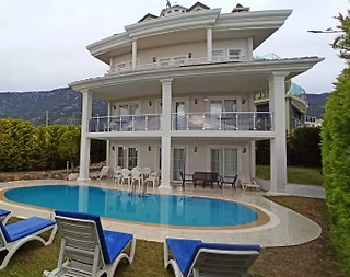 Fethiye Ölüdeniz'de Doğa Manzaralı, Özel Havuzlu, Şık Villa - 3
