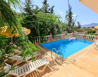 Kalkan Merkez'de Denize Yakın Konumda, Özel Havuzlu, Konforlu Villa - 4